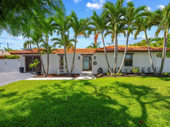 310 Fairway N, Tequesta, FL 33469