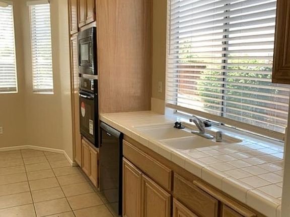 5th image of 40190 Valeriana Ct