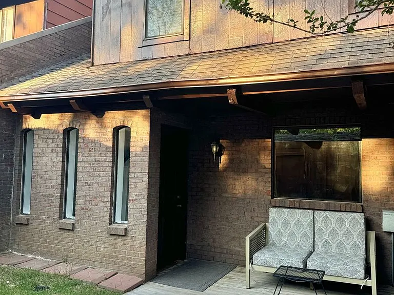 1255 E County Line Rd #D4 — Photo 1