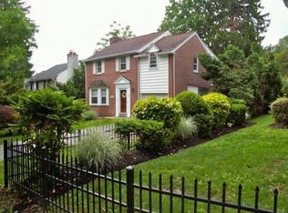 735 E Manoa Rd, Havertown, PA 19083