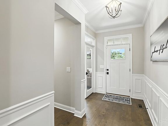 3rd image of 9766 Kensington Ln