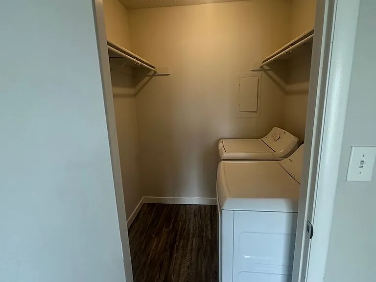 Regency Point Luxury Apartments — Photo 88
