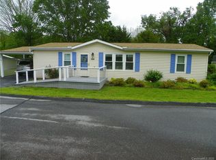 224 Cranbrook Cir, Hendersonville, NC 28792