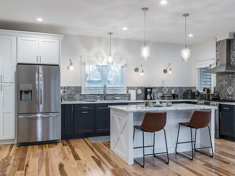 925 Mansfield Ave — Photo 49