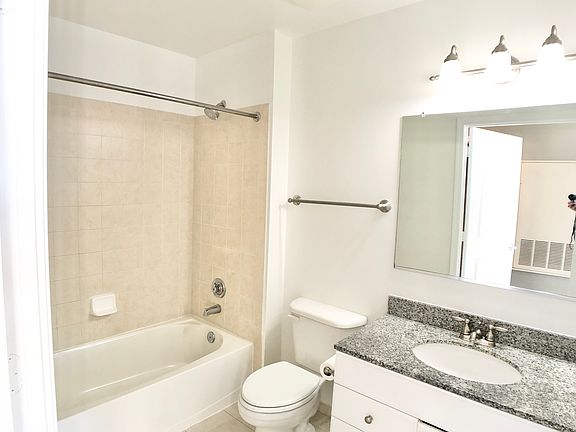 4th image of 3600 Glebe Rd #W607