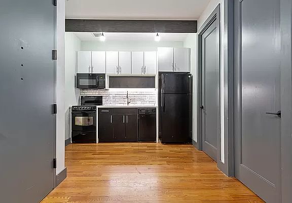 3rd image of 34 Melrose St #3L