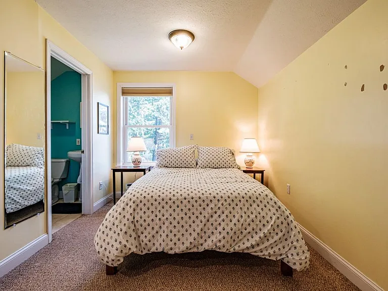 22 Cedar St — Photo 10