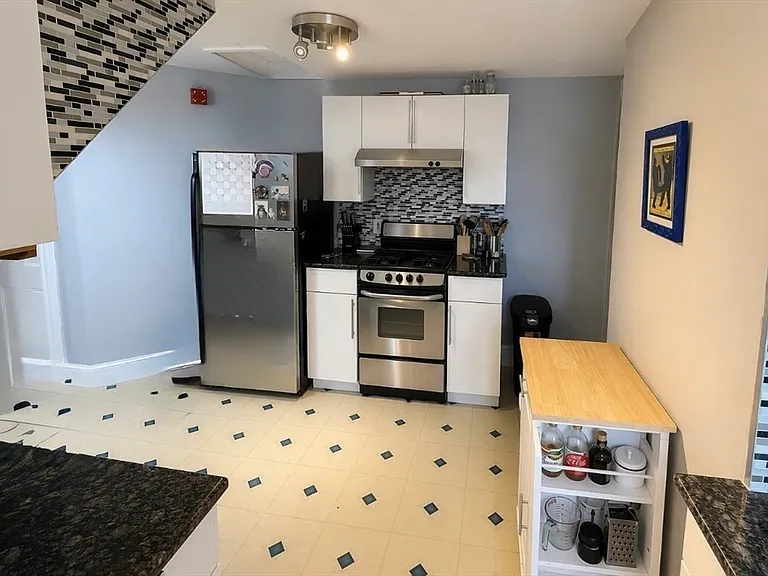 23 Farragut Ave #3 — Photo 4