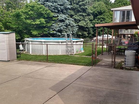 3rd image of 2067 Southwell Dr