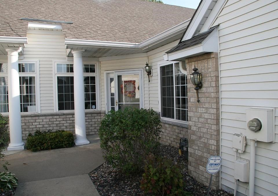 18384 Cattail Court, Eden Prairie