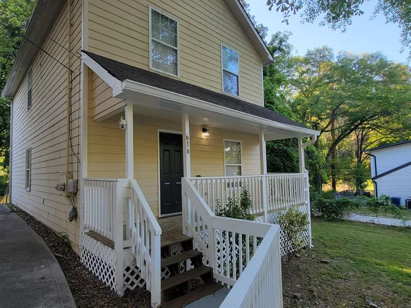 636 Woods Dr NW, Atlanta, GA 30318