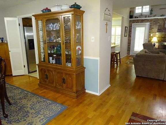 4th image of 13735 Oak Cabin