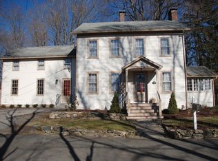 4 Currituck Rd, Newtown, CT 06470