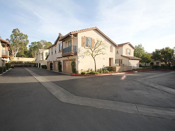 3rd image of 24006 Cornelia Pl