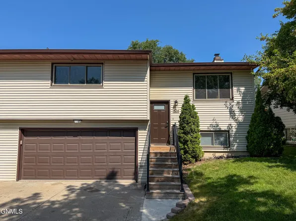 624 W Turnpike Ave, Bismarck, ND 58501
