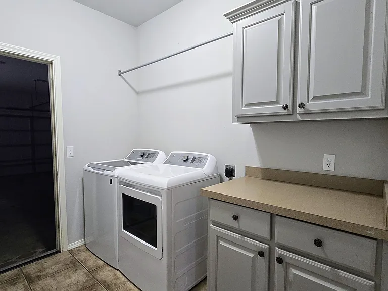36 Westbury Dr — Photo 18