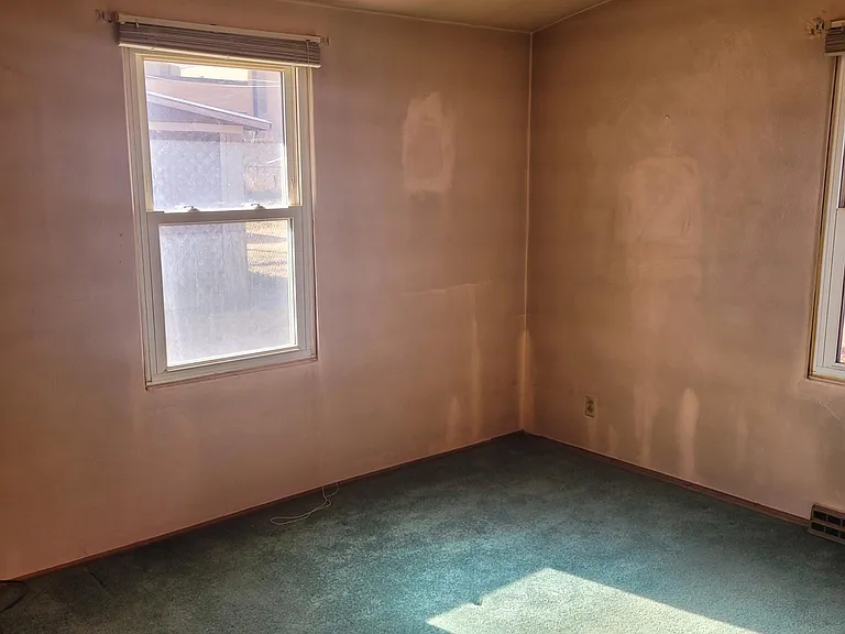 122 Hickory St — Photo 9