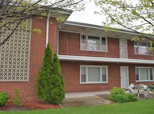 135 Dover Dr APT 1, Des Plaines, IL