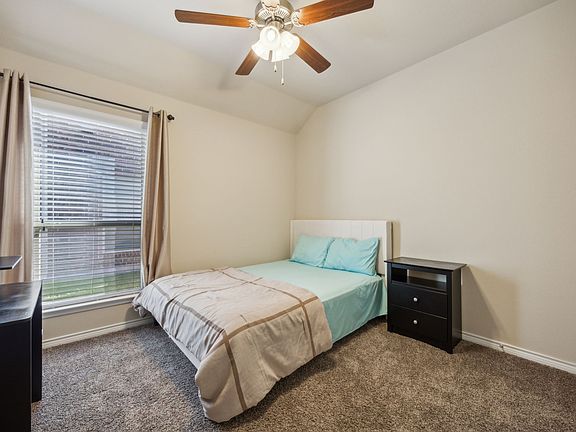 3rd image of 312 Brazoria Ln