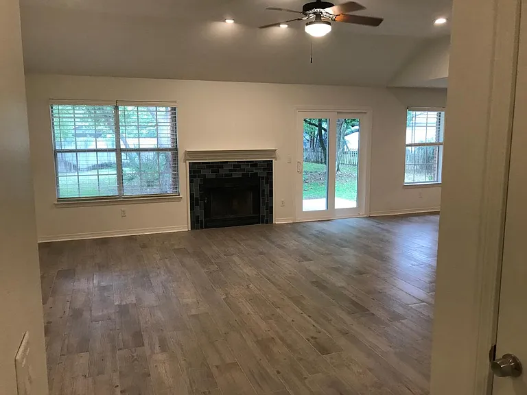 607 Mimosa Ave — Photo 1