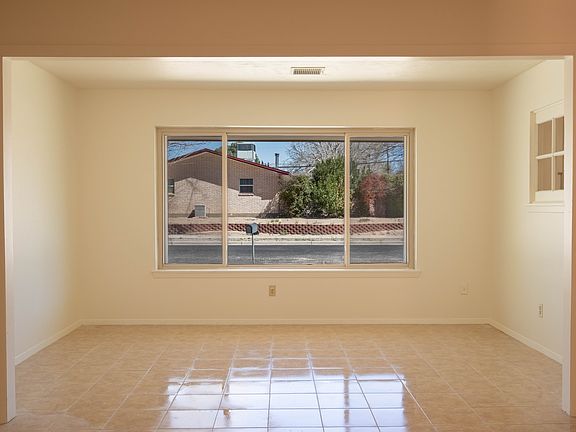 4th image of 3102 Hillsdale St