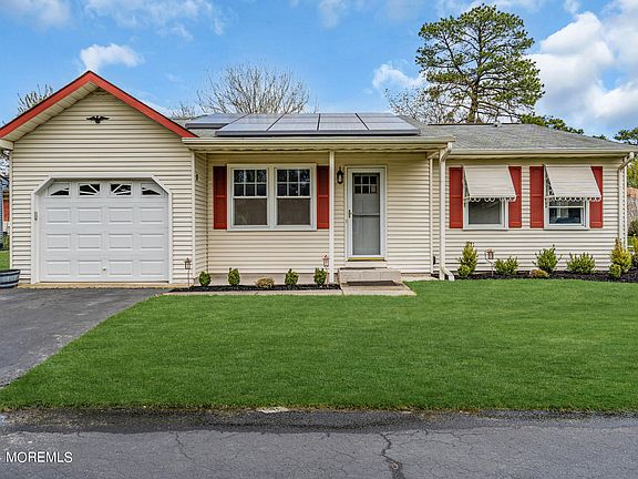2nd image of 11A Longwood Drive