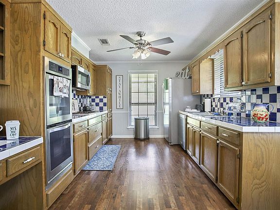 3rd image of 15227 Ashville Ave