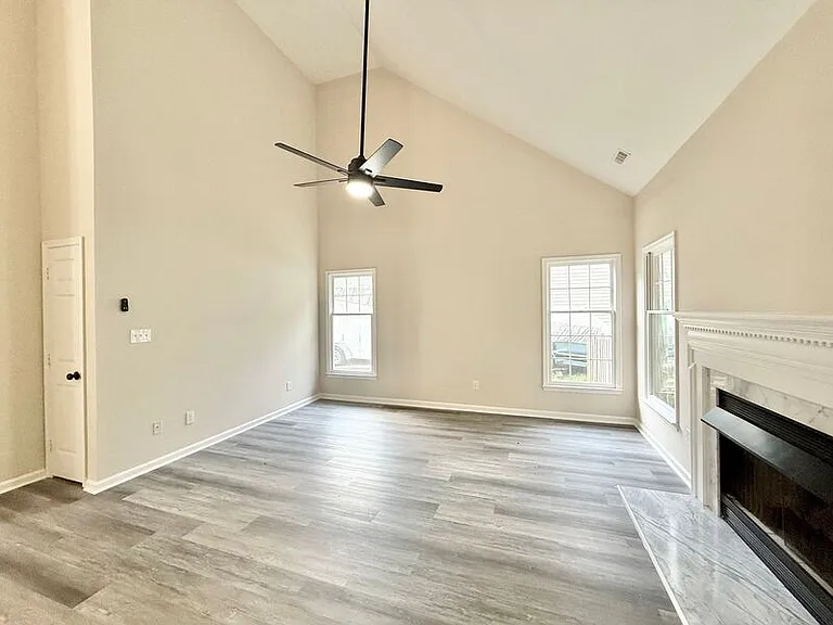 707 Clay Hill Dr — Photo 4