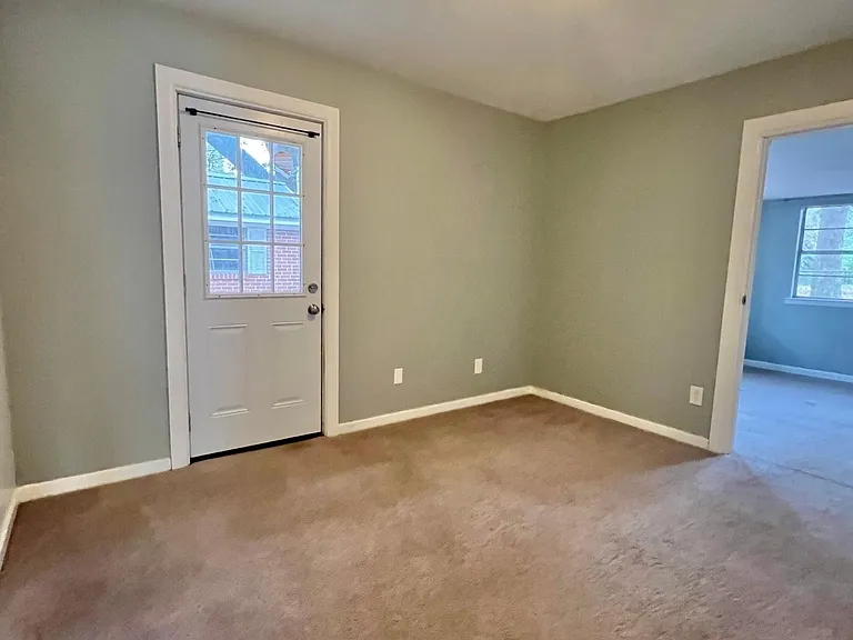 226 Hunter Dr — Photo 8