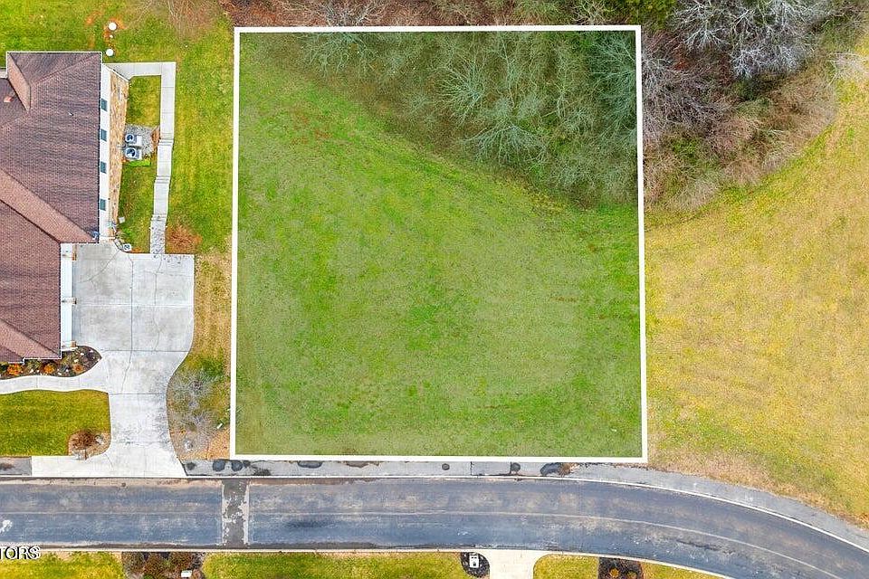 2nd image of 215 Watercrest Dr