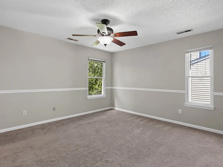 5113 Glenwood Way — Photo 10