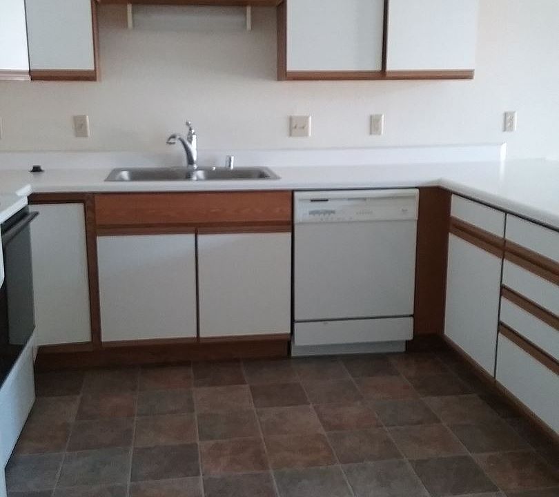 2nd image of 500 W Juneau St APT F