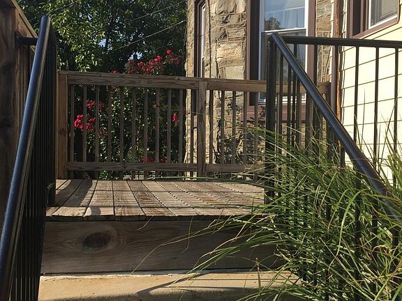 Private Entrance & Deck