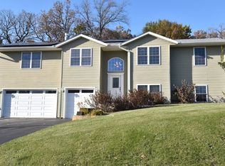 34110 Valley Dr, Burlington, WI 53105