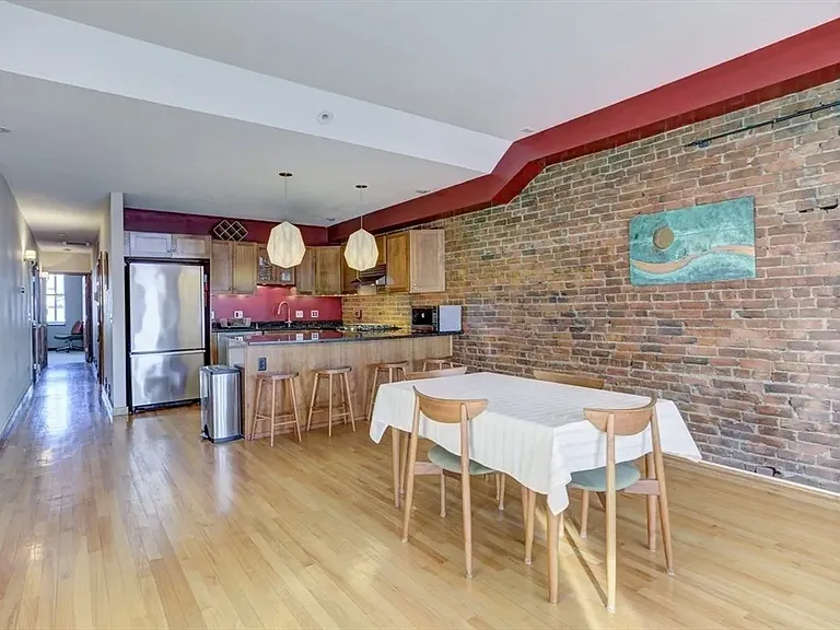 231 Main St #3 — Photo 2