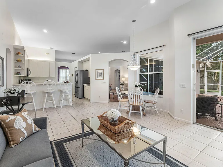 4378 Danielson Dr — Photo 6