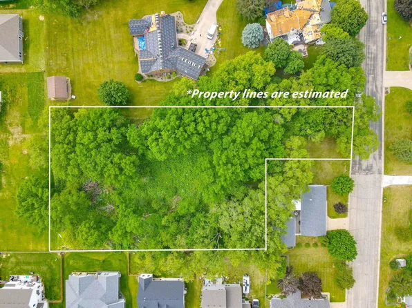 L1 Dean St, Edgerton, WI 53534