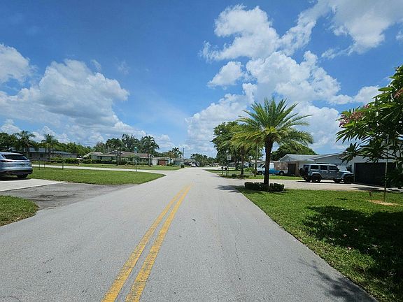 4th image of 2655 SW 86th Ave