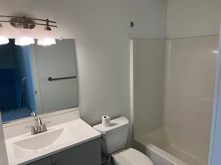 17815 SW Robert Ln — Photo 16