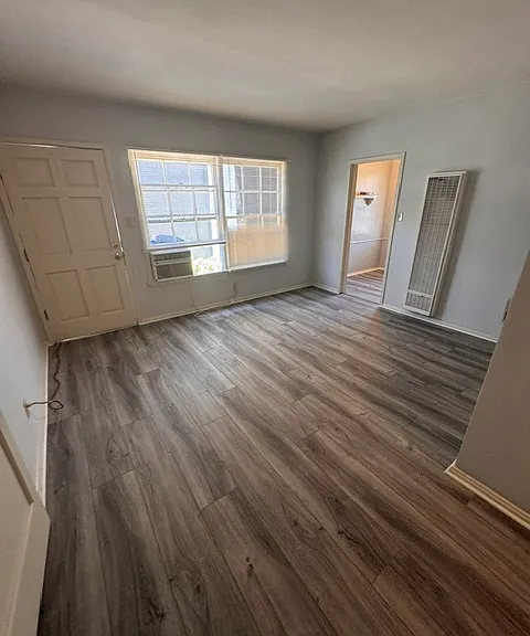200 S Doheny Dr #103 — Photo 3