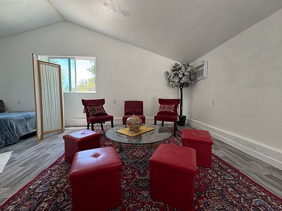 4th image of 23335 Friar St #1/2