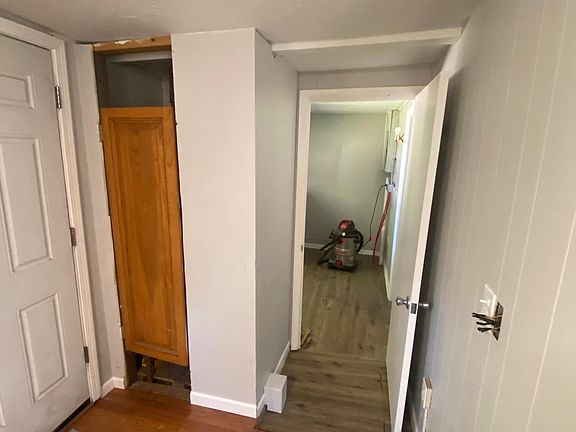 3rd image of 24253 Wildwood Dr