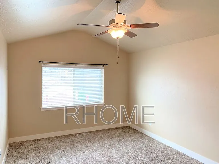 131 W Parramatta Ln — Photo 11