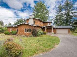 7838 NE Koura Farm Dr, Bainbridge Island, WA 98110