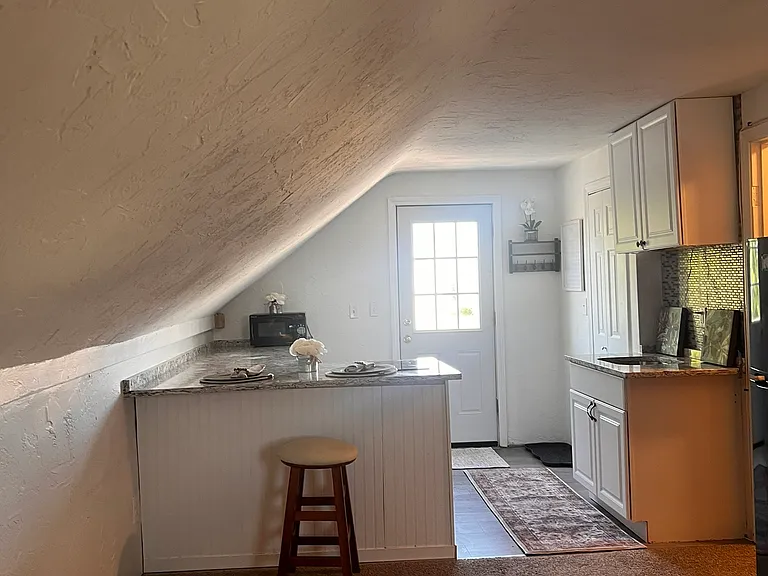 47 Vernon St E #2 — Photo 6