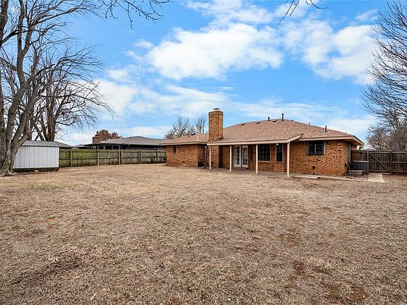 4th image of 3811 S Hickory Stick Dr