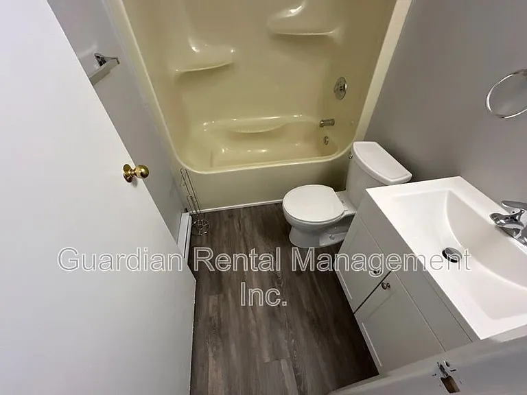 117 Centennial Dr #5 — Photo 6