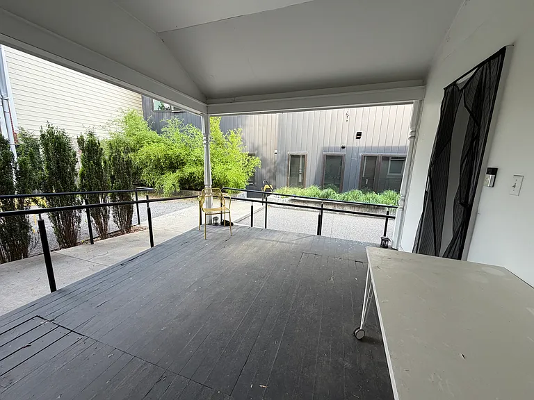 19 Allen St — Photo 28