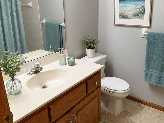 5th image of 10277 180th Ln NW