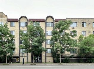 1515 W Morse Ave APT 305, Chicago, IL 60626